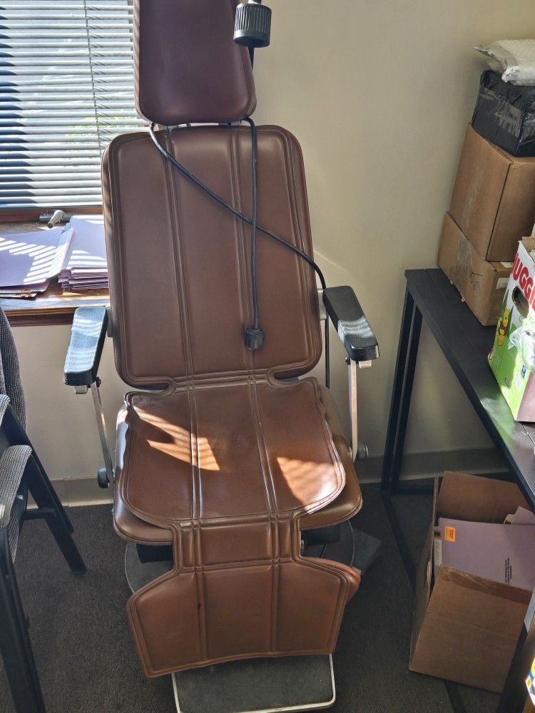 BIOPSY CHAIR FOR DOCTORS OFFICE