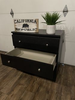 HUGE 3-Drawer Black Dresser w/ Silver Knobs | *LIKE NEW* for Sale in San Jose, CA - OfferUp HUGE 3-Drawer Black Dresser w/ Silver Knobs | *LIKE NEW* for Sale in San Jose, CA - OfferUp