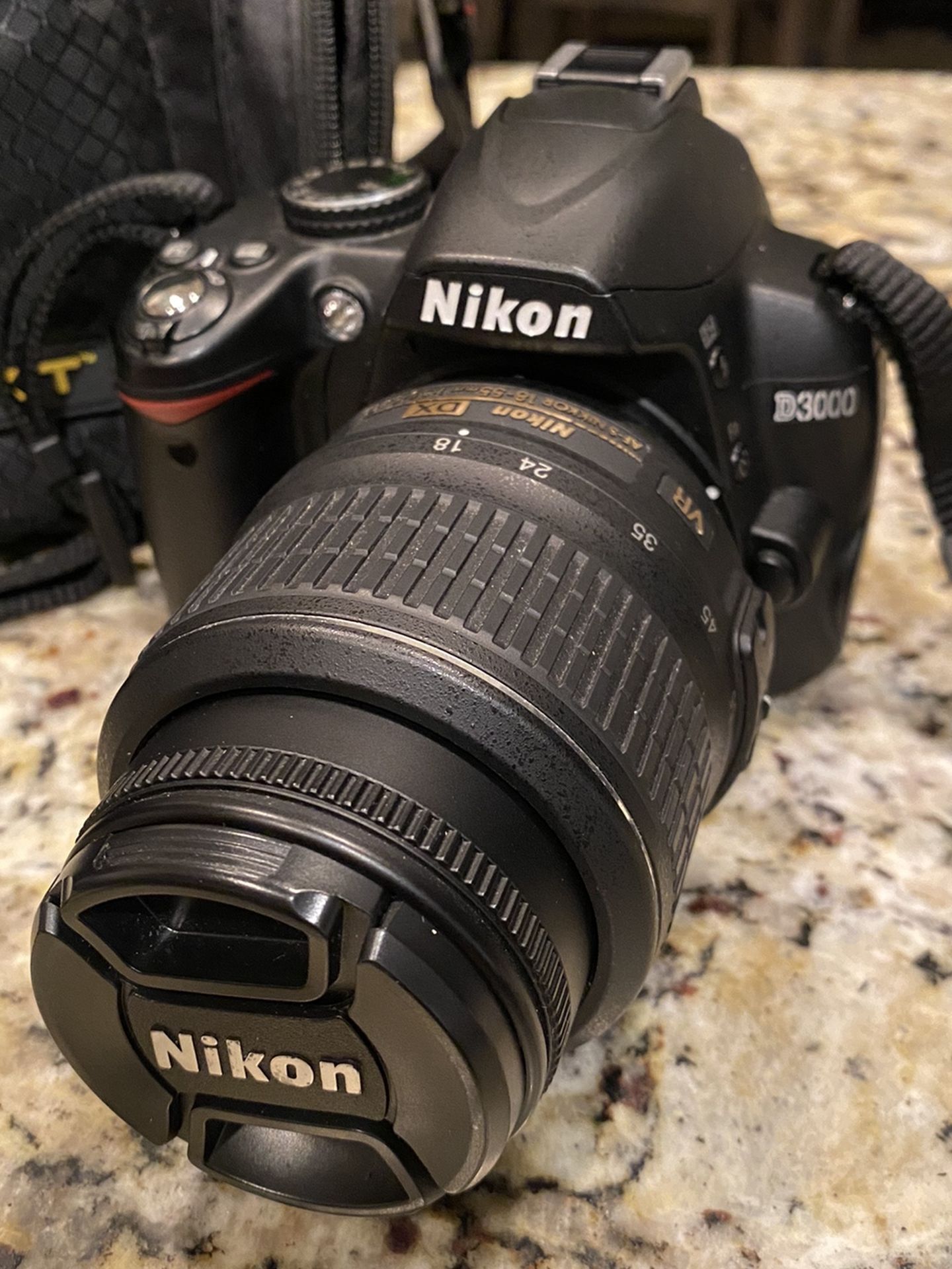 NIKON D3000