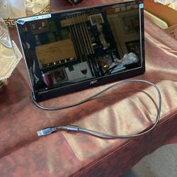 Portable Light USB Computer Monitor 