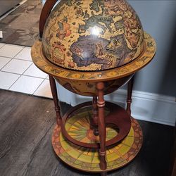 World's fair globe