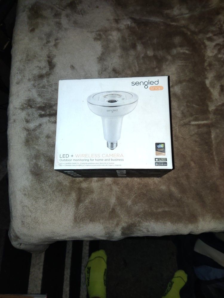 Sengled Flood Light With Built-in Wireless Camera