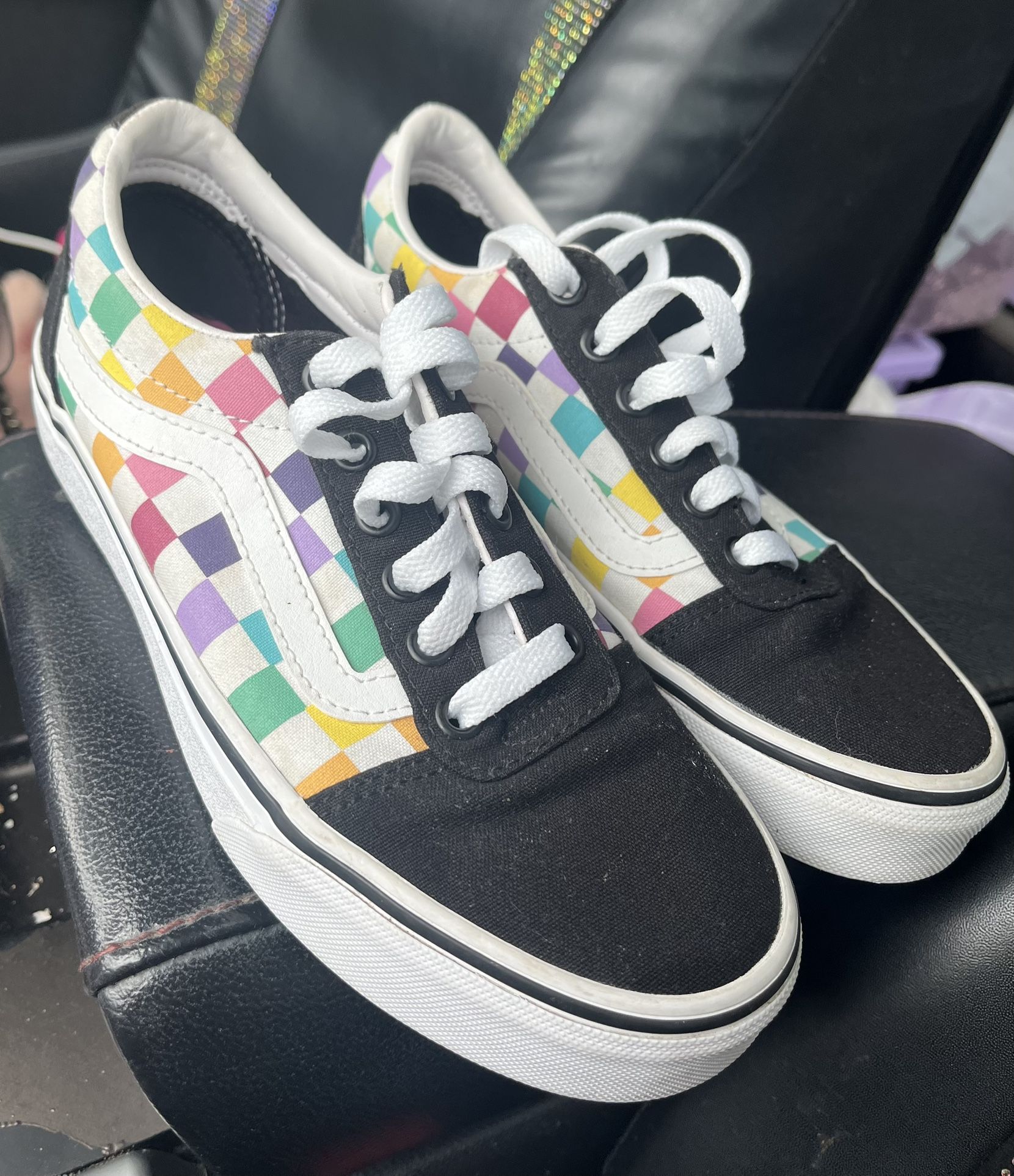 Women’s vans size 6