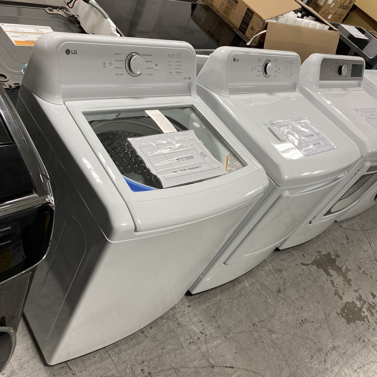 LG SMART WASHER WITH AGITATOR AND GAS DRYER SET