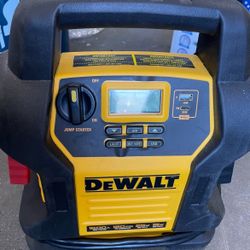DOESNT WORK DEWALT 1600 Peak Amp Jump Starter with Digital Compressor and USB Power Bank 