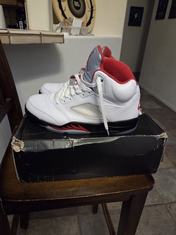 Jordan 5 Fire Red 2020. Size 11