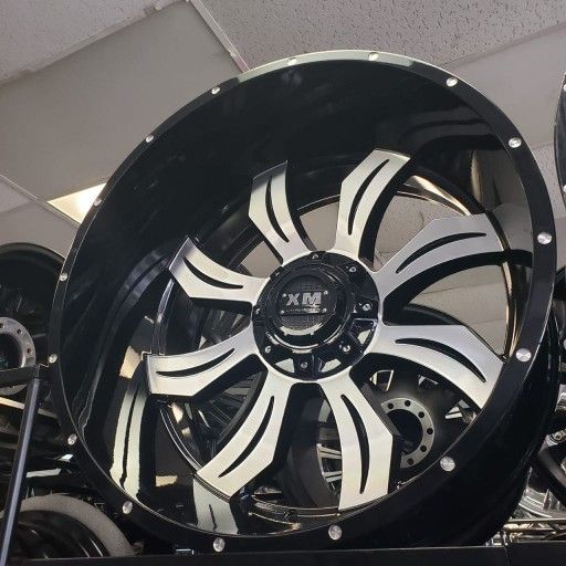 22x12 Monkey wheels And Tires 33/1250/22