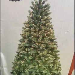 Christmas tree 7’5 inches