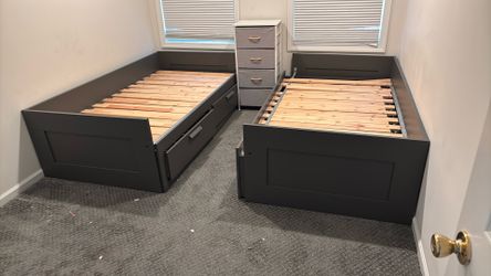 Two Boxes Bed With The two drawers, each twin size