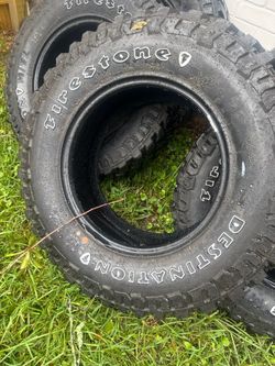 Jeep tires 5 like new