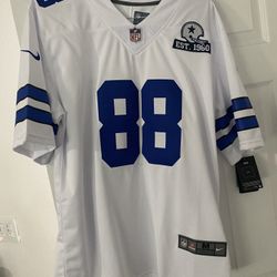 Ceedee Lamb Jersey Size medium 
