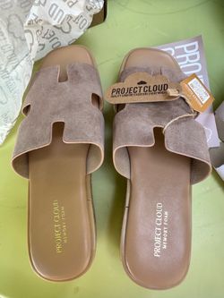 Project Cloud Mila Genuine Suede Platform Sandals - Women’s Size 8M (Sand Suede)