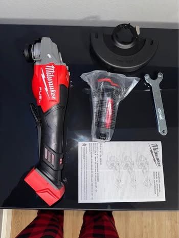 Grinder M18 FUEL 18-Volt Lithium-Ion Brushless Cordless 4-1/2 in./6 in