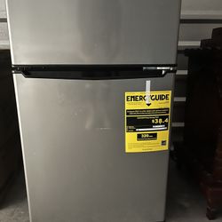 Mini Fridge 3.1 Cu Ft