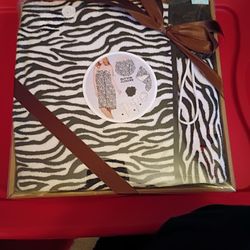 Pamper Her Bathroom Set OSFM, Dr Teals Sleep Lotion, Cozy Sock, Body Cream & Body Mist. Brand New. $25.