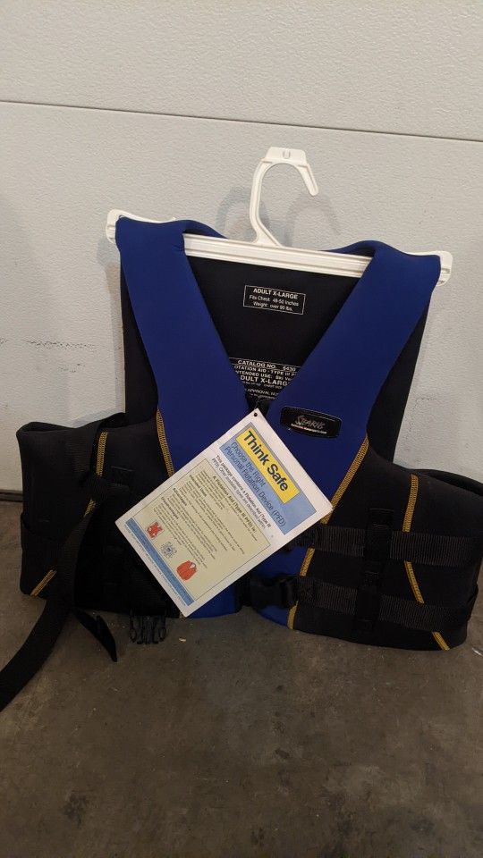 NWT Stearns Adult Life Jacket Size XL Ski Vest Black Blue w/ Yellow