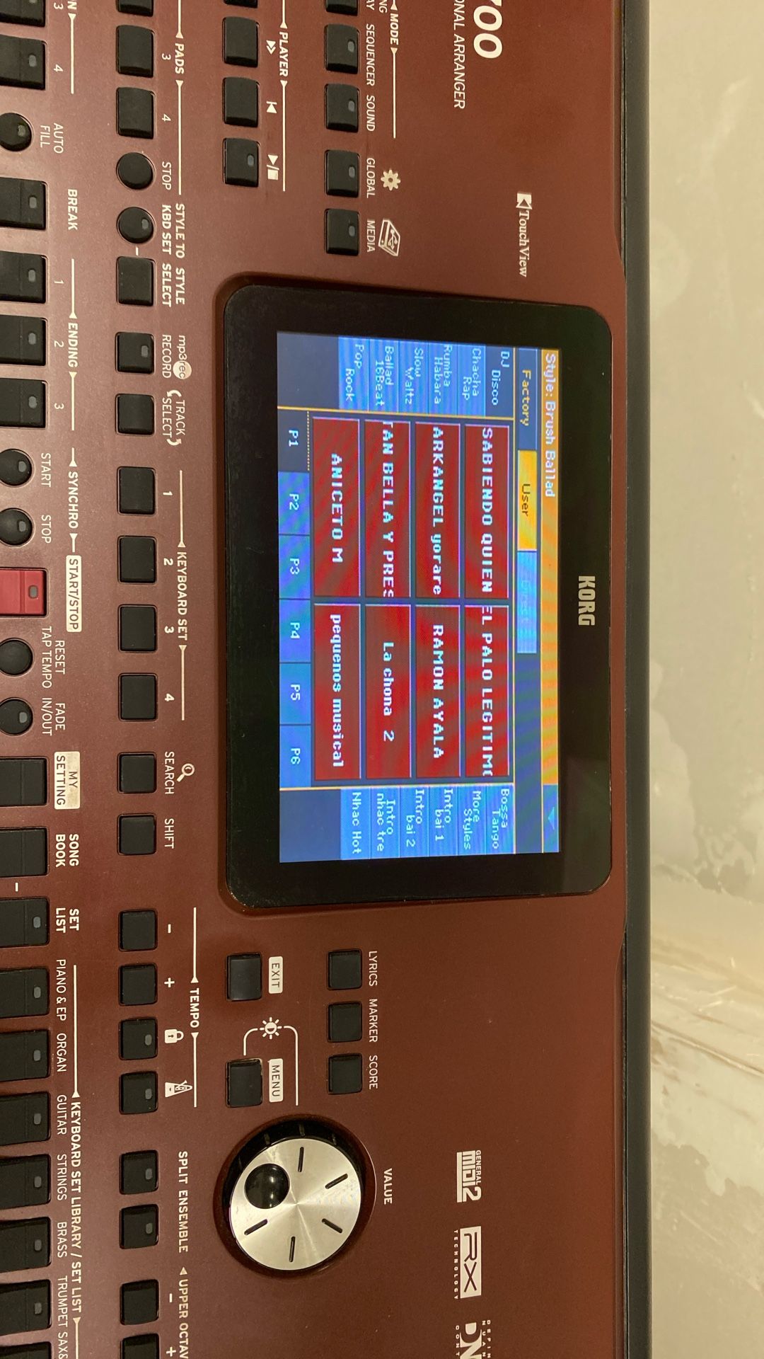 Keyboard Korg PA 700 Professional Arranger