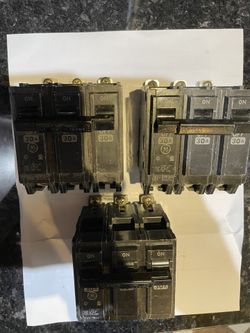 Breakers GE 30amps 3 Phase Bolt On