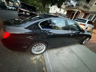 BMW  2011 serie 5 Xdrive 535i black