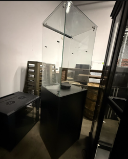 Display Cabinet / Showcase Cabinet - 72"H x 19"W x 18"D - Excellent Condition
