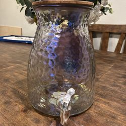 Glass beverage container