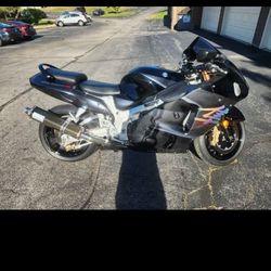 2006 Suzuki Hayabusa  1300r Sport bike