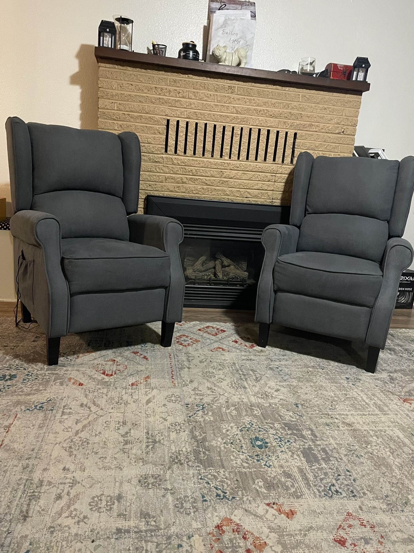 Reveling Chairs w/massage