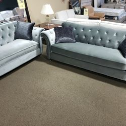 SOFA AND LOVESEAT SET NEW 