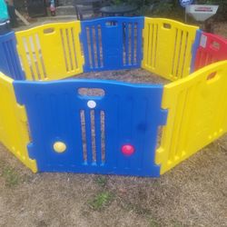 INDOOR/OUTDOOR TODDLER PLAY PEN!!