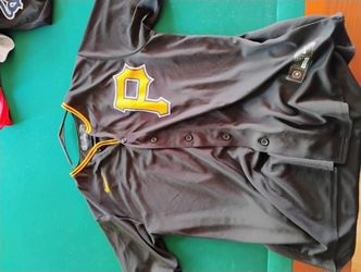 Men’s Pirates jersey