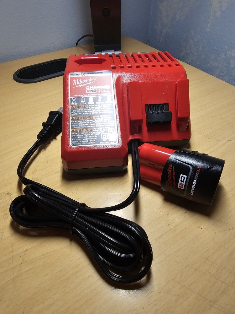 Milwaukee M12 M18 Charger And Battery