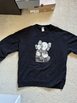 Uniqlo X Kaws Sweatshirts 