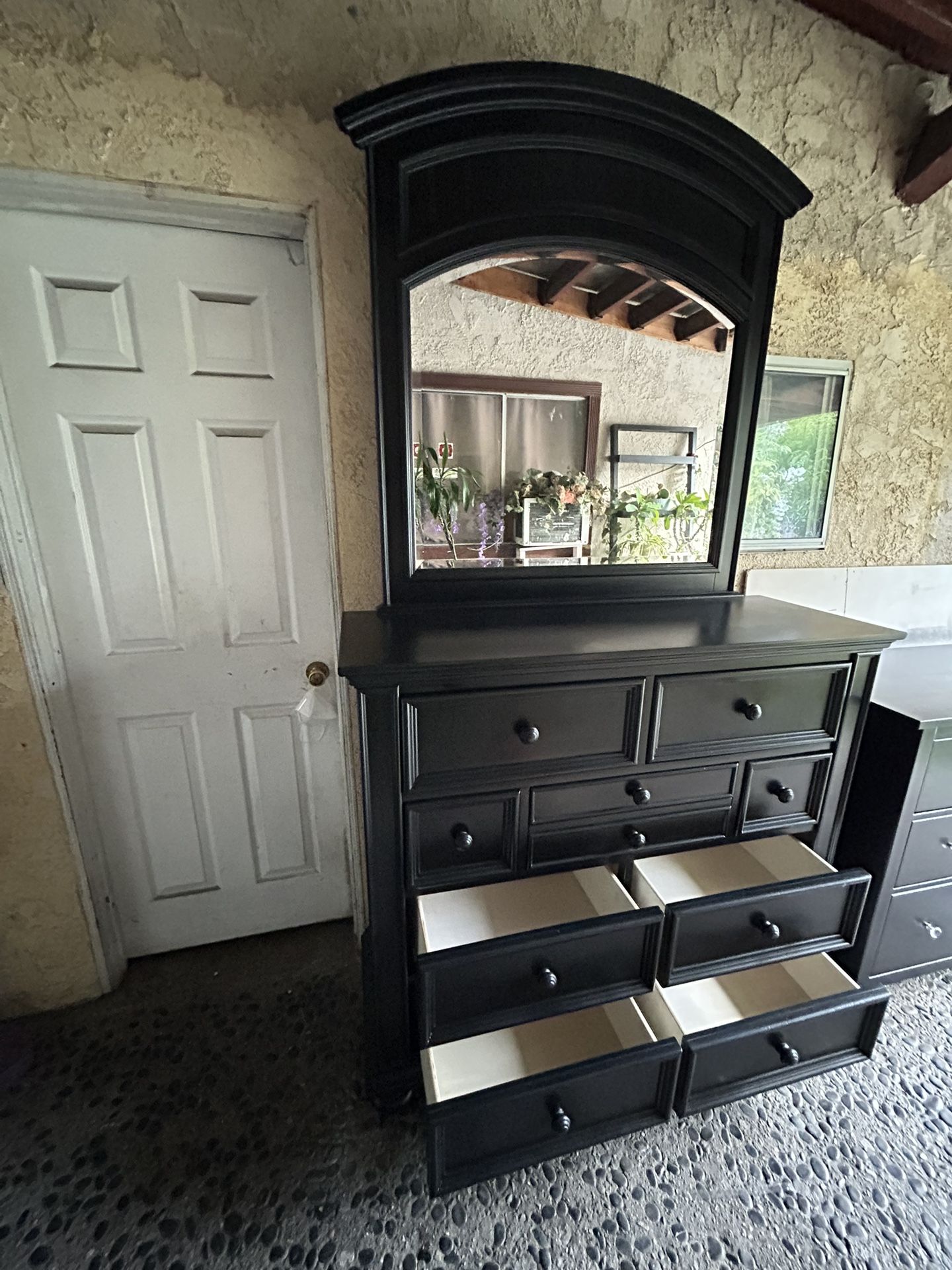 Dressers Solid Wood Perfect Condittion