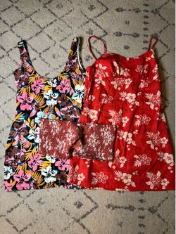 Floral dresses and top bundle 👗☀️