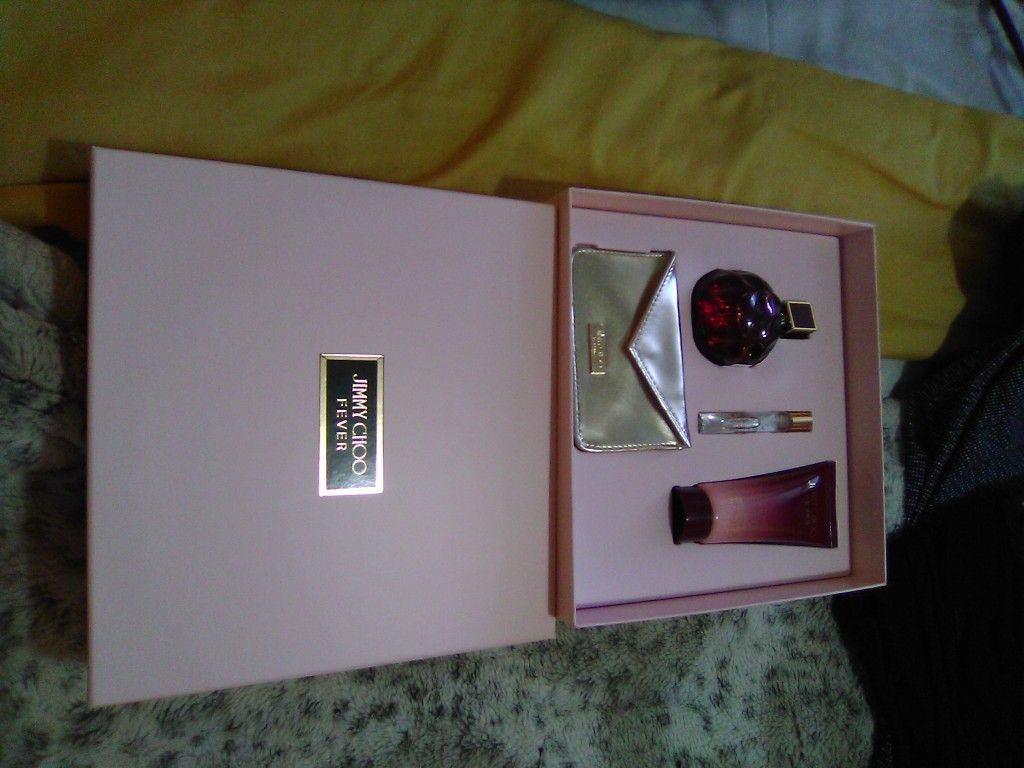 Jimmy Choo Women's Perfume 4 pc gift set