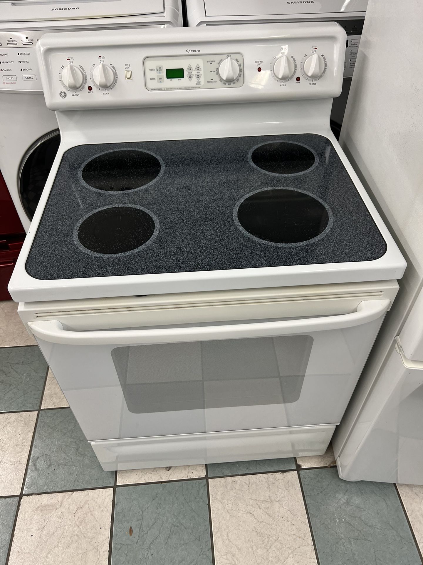 Ge Electric Stove ( Delivery Available)