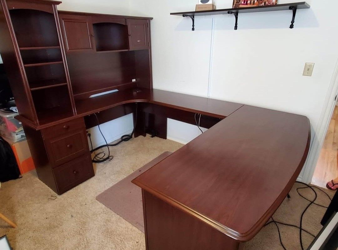 Desk - U-Shapped Office Desk