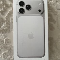 Apple iPhone 17 pro max 1TB silver unlocked new sealed with receipt