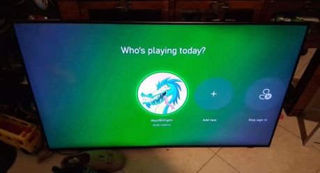 50" Samsung 4K Smart TV (2024 Model UN50DU6900) - Great Condition