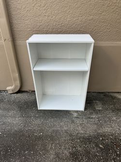 Bookcase / Shelf
