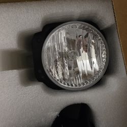  2015 Original Gladiator Jeep Headlamps & Foglights  (500 Miles on the original vehicle) BRAND NEW
