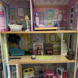 Play Doll House