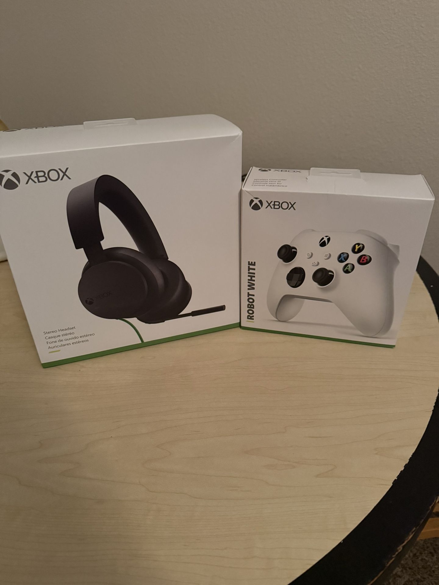 Brand New Never Used Xbox Robot White Wireless Controller And Wired Stereo Headset.