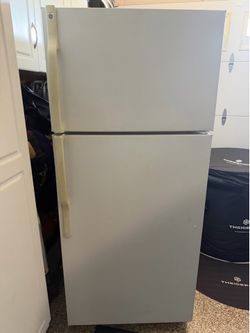 GE Refrigerator