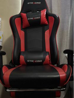 Gtracing gaming chair with built in speakers