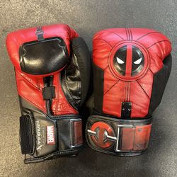 Hayabusa Marvel Deadpool 12oz Boxing/Muay Thai/Kickboxing Gloves