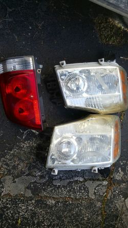REAR & FRONT LIGHT NISSAN ARMADA.