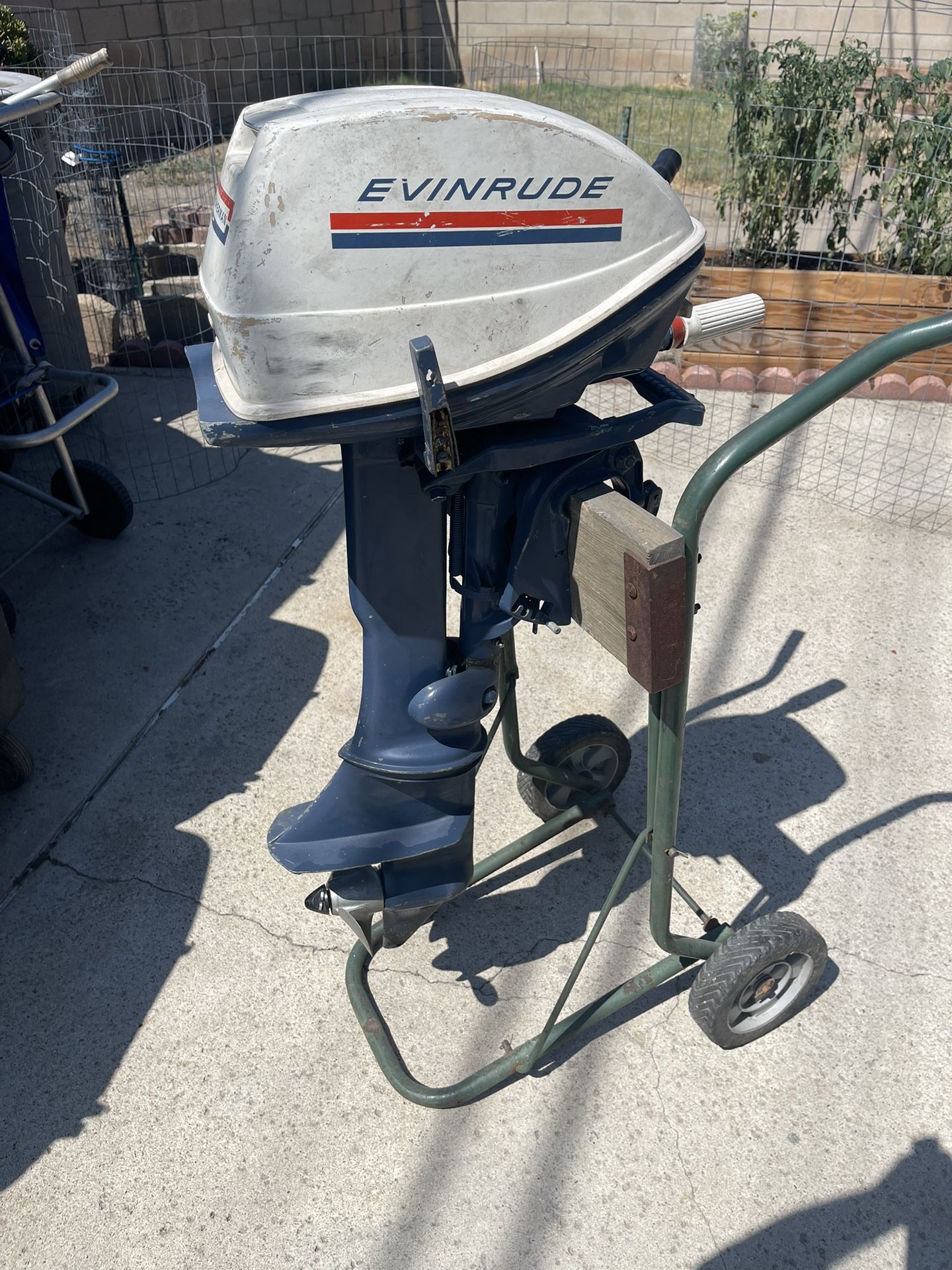 6HP Evinrude outboard motor