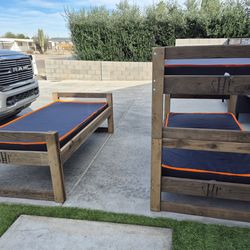 Twin Size // Solid Wood bunk bed  and twin Size Bed, with mattress in good condition