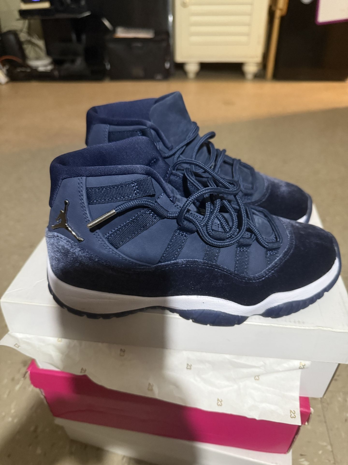 Women’s Air Jordan 11 Retro Midnight Navy/ Metalic Silver Marine Minuit